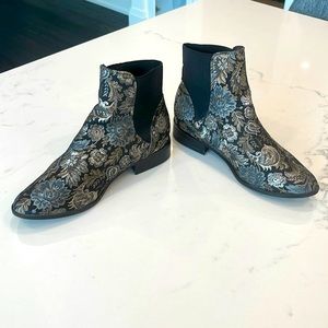 Aldo excellent condition fabric booties
